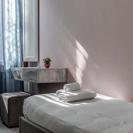 Gavin House - Sweet Dreams In Apartment *