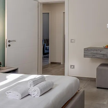 Gavin House - Sweet Dreams In * Florenz